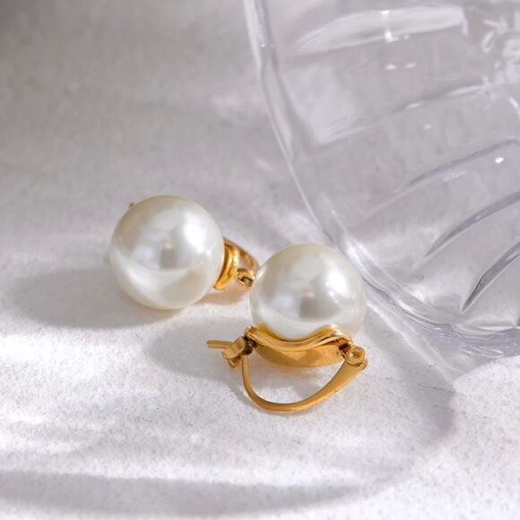 #36 New Unique Pearl Drop Huggie Earrings - Picture 9 of 14